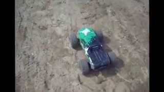 preview picture of video 'ECX Ruckus off road video + dip in pond'