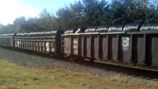 preview picture of video 'YVRR Mt Airy train approaching King'