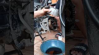 Download lagu Proses Pembongkaran Mesin Honda Revo Absolute pertama kali di bongkar mp3