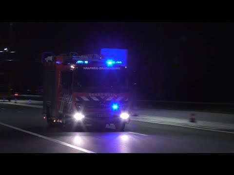 Tankautospuit Halfweg Zwanenburg 12 4030 met spoed naar een Middelbrand in Beverwijk