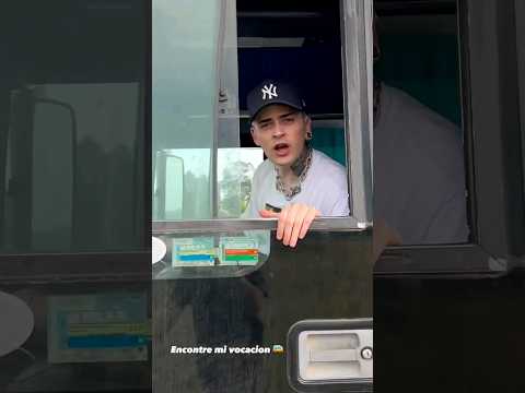 LIT KILLAH MANEJANDO un COLECTIVO de DOBLE PISO 😂|| #shorts