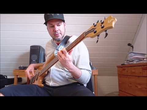 Fast Fingerstyle Funk Riff  #KenSmithBasses