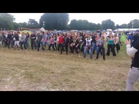 Flashmob "Haka" de Ken Carlter feat.Theo @Solidays 2013