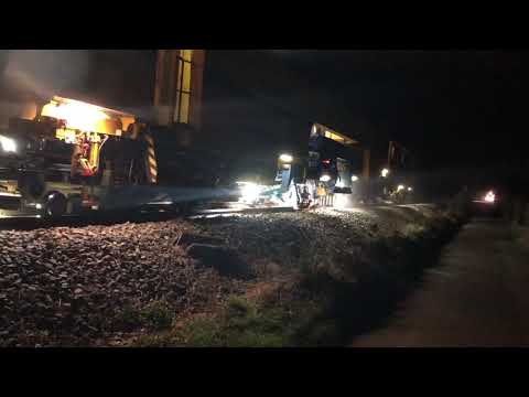 Gleisbau, Stopfmaschine im Einsatz