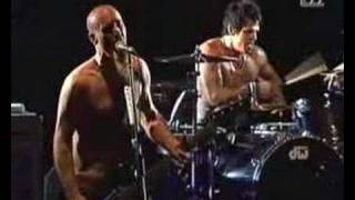 QOTSA - Live (Ljubljana) - (05) Quick &amp; to the Pointless