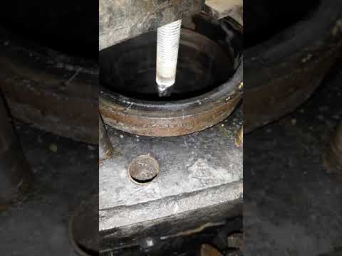 Выпрессовка гильзы мтз 80. Съемник гильз уаз 417. Как вытащить гильзу из блока. Как вытащить гильзу из блока. Съемник гильз д240.