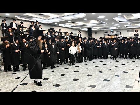 Amshinov Rebbe Dancing Mitzva Tantz At His Son's Wedding | האדמו”ר מאמשינאוו במצווה טאנץ בחתונת בנו