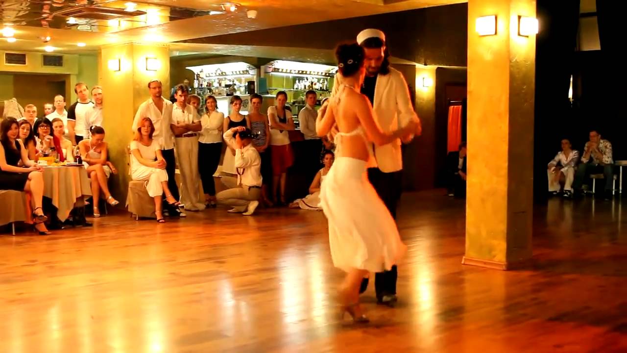 Mila Vigdorova and Daniel Tuero at Art Cafe Durov  2009 09 20 - 3