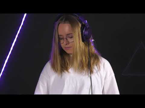 SAE Live Lounge - Julia Bartczak