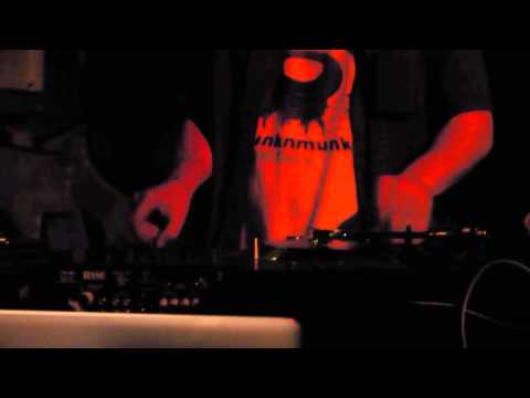 Reunion Alien Army LIVE HD