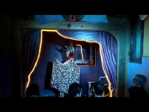 "Exotic Queen" Burlesque Show by Evil Eva