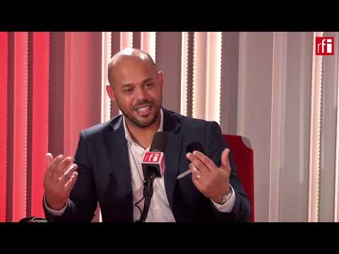 El pianista y compositor cubano Gabriel Urgell Reyes con Jordi Batallé en RFI