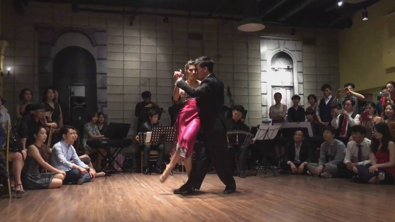 Sebastian Achaval and Roxana Suarez 089