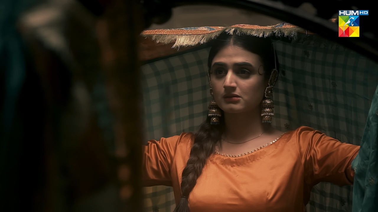 Safdar Ki Dulhan Banne Ke Khawab Dekhe Thay..!! #aangan #sajalaly #ahadrazamir #humtv