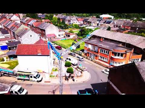 Delivery of a new MiDi crane for Nash Toitures.