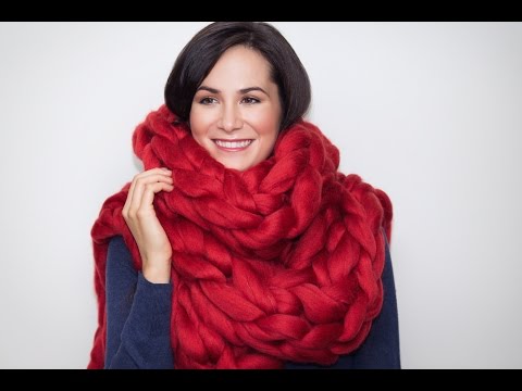 How to Knit a Long Chunky Merino Scarf in 15 Minutes with no Needles