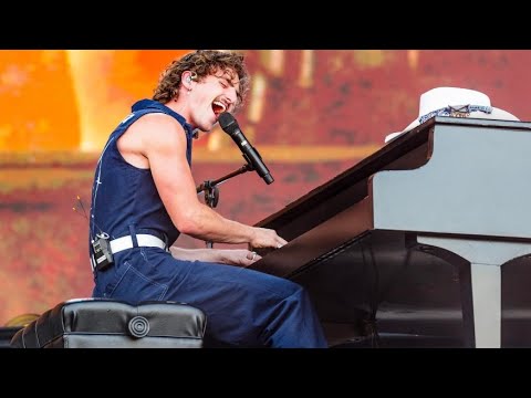 Benson Boone & Megan Moroney Headline Rolling Stone's SXSW Music Showcase! 🎶🔥