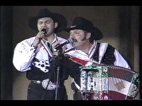 RAMNO AYALA Y SU HIJO CANTANDO ME CAISTE DEL CIELO