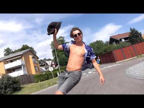 Mopedbart på skateboard