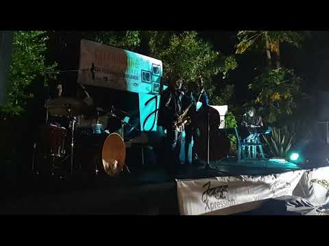 Yakhal' Inkomo by Bandless with Khaya Mahlangu