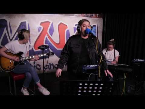 MNM: Julie Daems - I Wanna Be Down (UrbaNice)