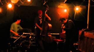 Kike Mendoza Trio en *matik-matik*