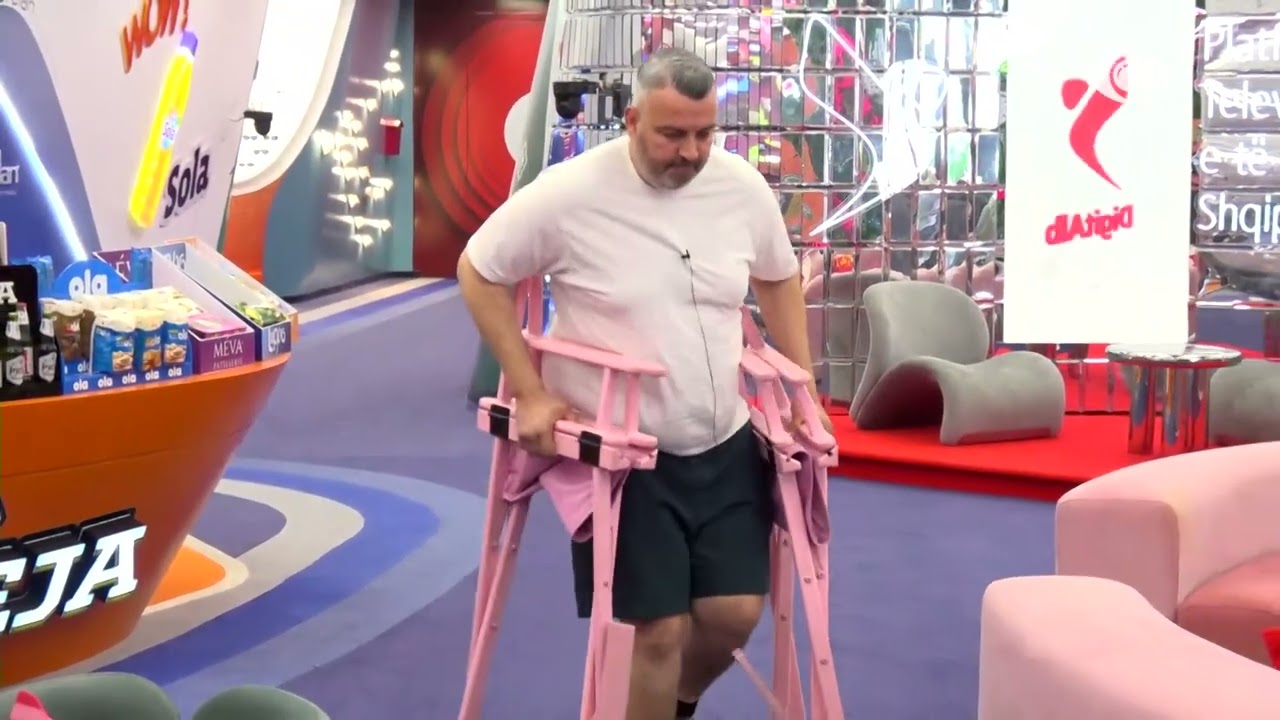 Rogerti kujdeset për Shëndritin, banori i jep karriget