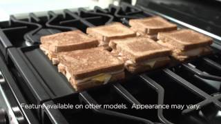 GE 30" Free-Standing Gas Convection Range White JGB697DEHWW Picture