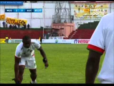 Absurda expulsión de Félix Borja