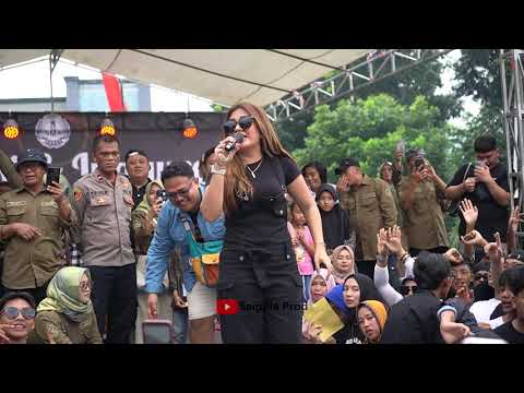 ADE ASTRID - TUMARIMA II REXZA MUSIC 87  ( LIVE SMAN 12 GARUT  ) CISEWU