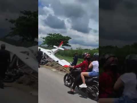 Cartago cayó una aeronave de placa HJ - 332  e  impactó un motociclista.