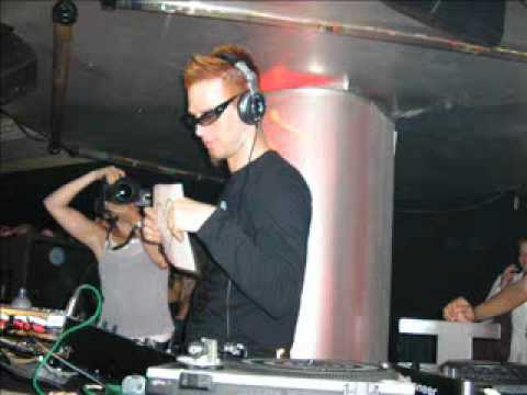 Darude vs Robert Miles