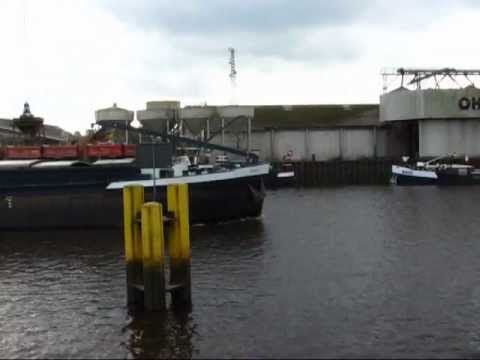 Vorbeifahrt Binnenschiff Ed-Ron - GMS -2314995 zu Berg auf der Hunte Hafen Oldenburg