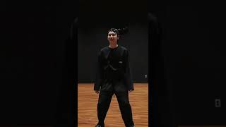 Download lagu Suga joget 😂 kenapa musiknya jadi gini #suga #minyoongi #shorts mp3