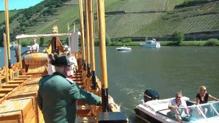 preview picture of video 'Schiffsprozession Fronleichnam 2010 - Mosel'