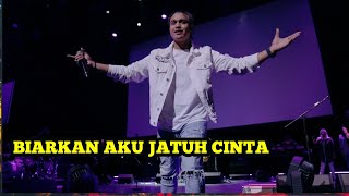 Download lagu Biarkan aku jatuh cinta ft @restuvht live in singapore II 27 may 2023 #setiaband #st12reunion mp3