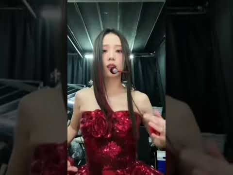 blackpink jisoo flowers reels