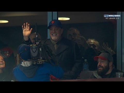 Billy Joel sings 'Piano Man' from stands