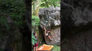 Video thumbnail of Rouge 26, 6a. Laramade