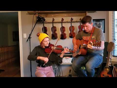 Irish Millie plays Fiddler's Despair (14)