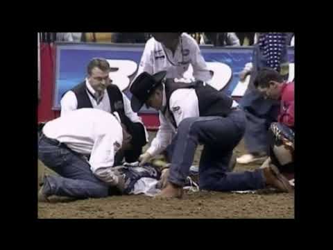 Terry Don West knocked out - 01 PBR St. Louis