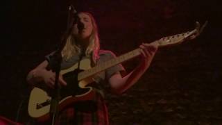 Julia Jacklin - Pool Party - Live In Paris 2017