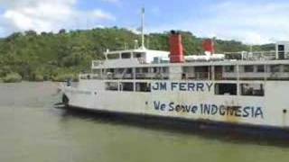 preview picture of video 'Rusty Indonesian Ferry'
