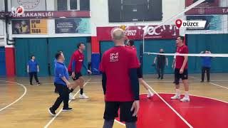 Antrenman İzlemeye Gelen Özel Bireyler Kendilerini Sahada BuldularAntrenman İzlemeye Gelen Özel Bireyler Kendilerini Sahada Buldular