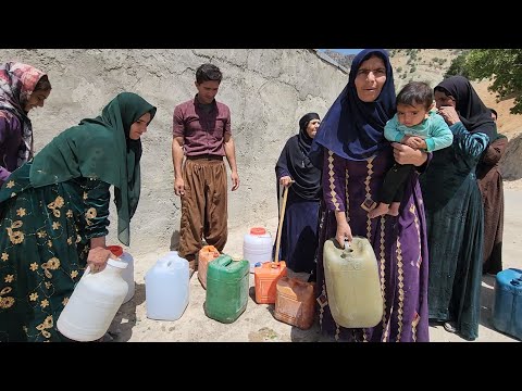 Lack of water in the village.  Hassan tries to solve the problem of water shortage 