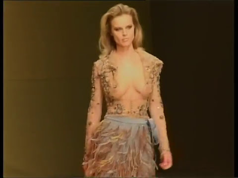 Париж - флирт с модата - Валентино и Пако Рабан