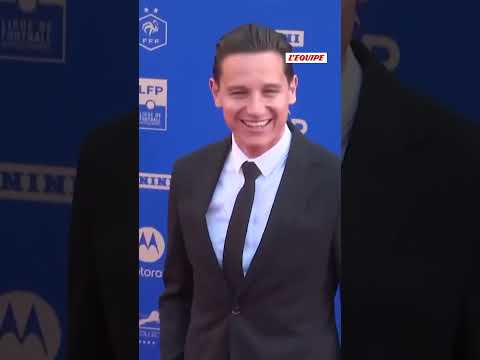 👔 Les joueurs défilent sur le tapis rouge des Trophées UNFP #shorts