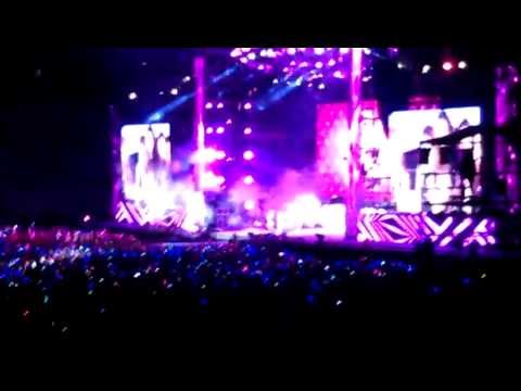 [FANCAM] 120922 SNSD girls' generation tiffany - Indonesia put it back on!!!!!