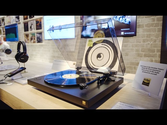 Video Teaser für This is Sony's new PS-HX500 turntable — CES 2016