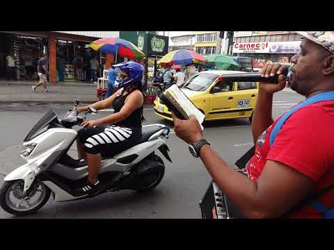 EN LA CALLES DE CALI..Colombia..